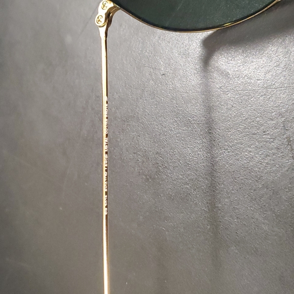 Classic Ray-Ban Aviators - Polarized - Picture 3 of 8